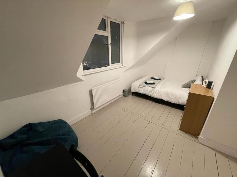 Comfy 2 Bedroom On Tower Bridge Лондон Екстер'єр фото