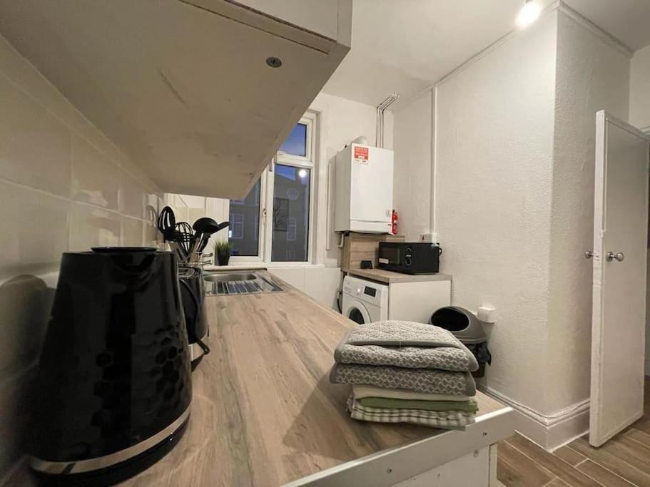 Comfy 2 Bedroom On Tower Bridge Лондон Екстер'єр фото