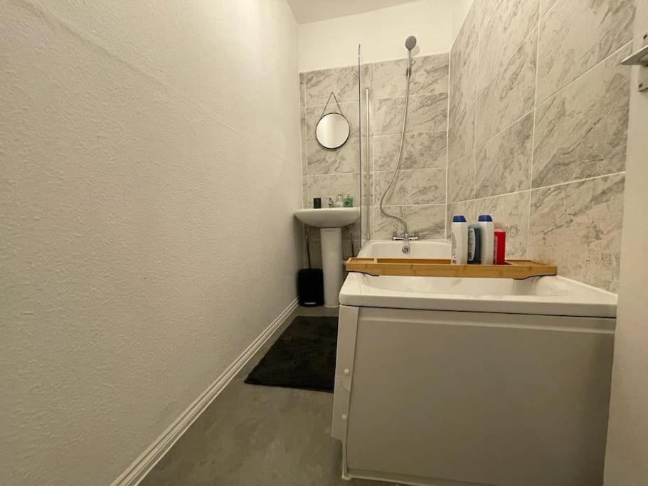 Comfy 2 Bedroom On Tower Bridge Лондон Екстер'єр фото