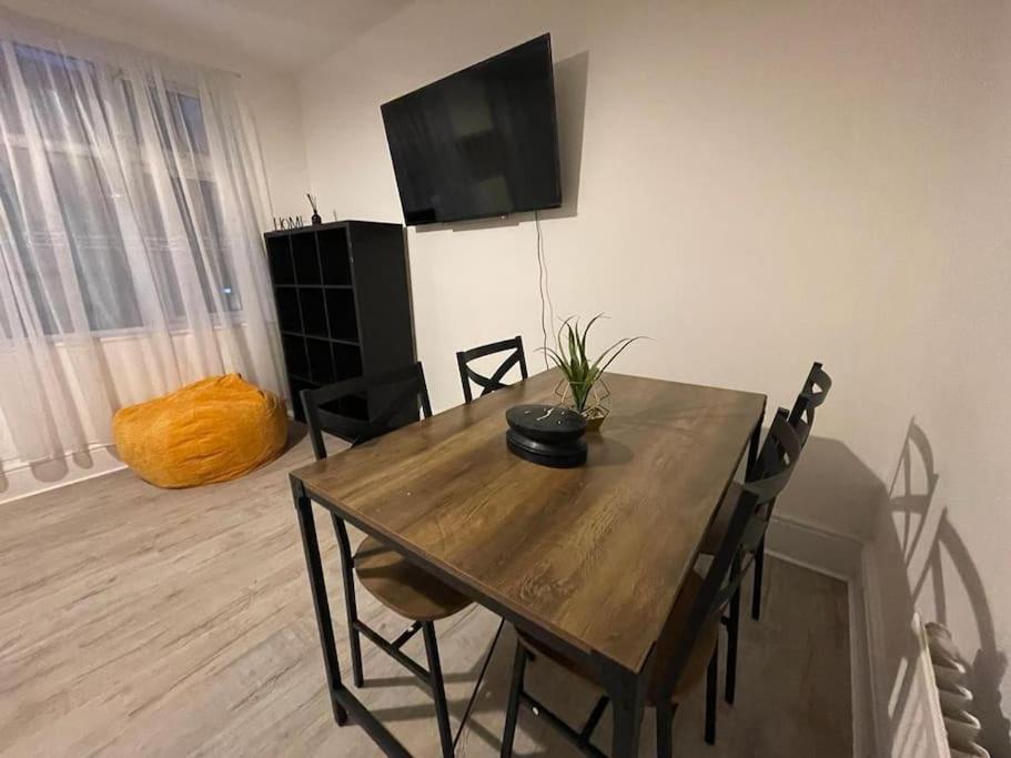 Comfy 2 Bedroom On Tower Bridge Лондон Екстер'єр фото
