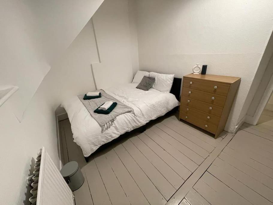 Comfy 2 Bedroom On Tower Bridge Лондон Екстер'єр фото