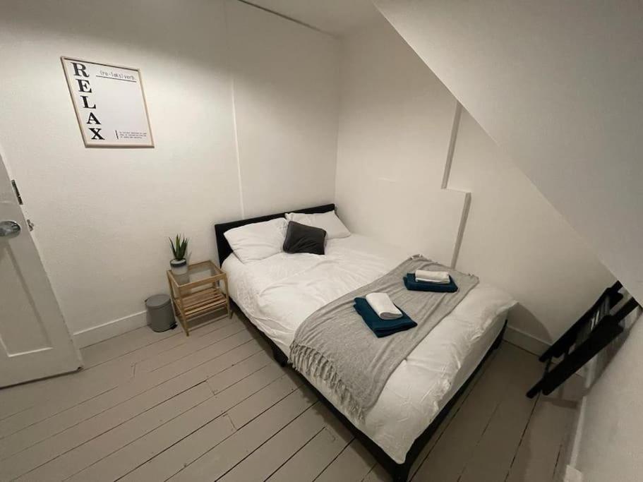 Comfy 2 Bedroom On Tower Bridge Лондон Екстер'єр фото