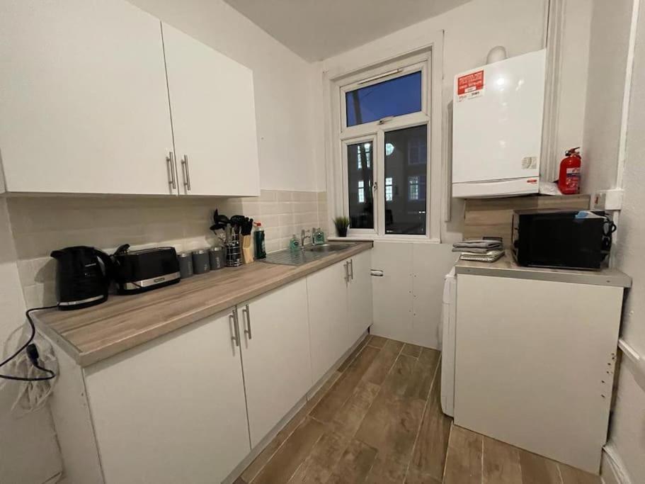 Comfy 2 Bedroom On Tower Bridge Лондон Екстер'єр фото